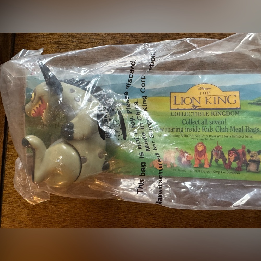1994 Burger King Lion King Toys Lot of 2 — Hyena Sealed, Pumbaa Bag Open - Picture 2 of 6